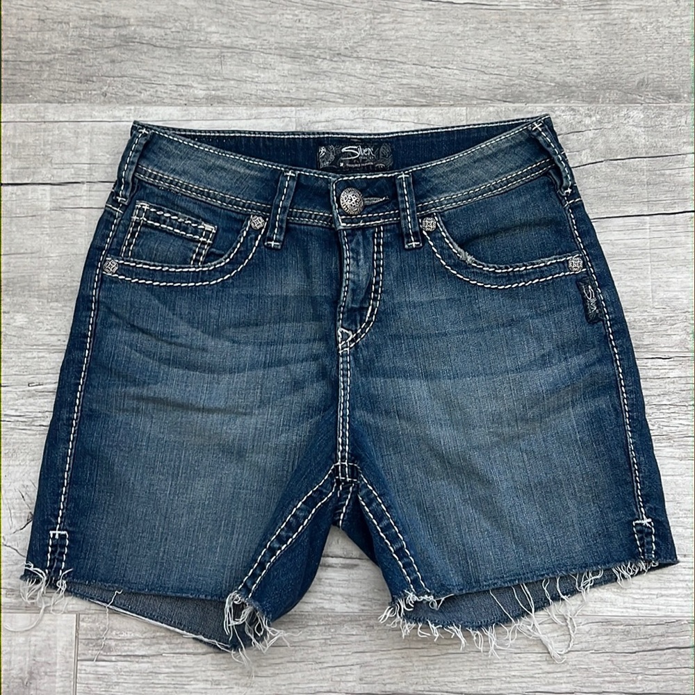 Silver‎ Jeans Natsuki Mid-Rise Short Womens Size 26